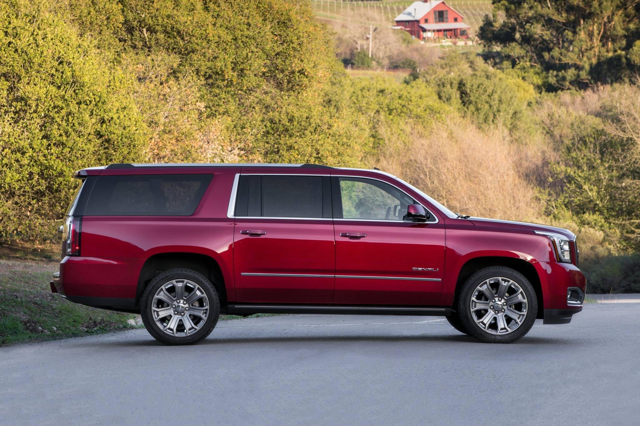 2017 GMC Yukon XL VINs, Configurations, MSRP & Specs AutoDetective